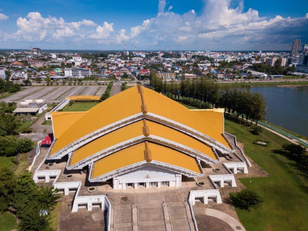 Chada Veranda Hotel Khon Kaen Extérieur photo