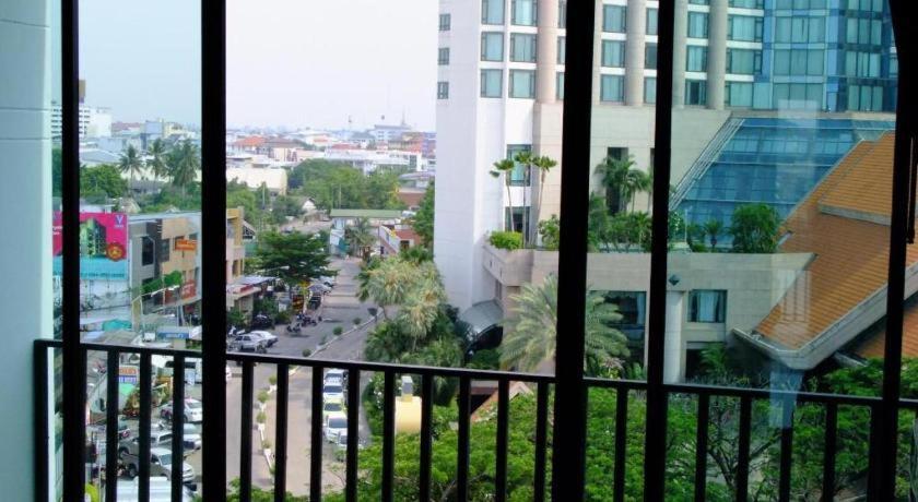 Chada Veranda Hotel Khon Kaen Extérieur photo
